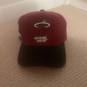 Mitchell and ness Miami heat snapback